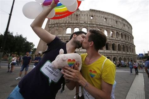 incontri gay a roma|Roma guida gay, Vita Gay, Incontri gay